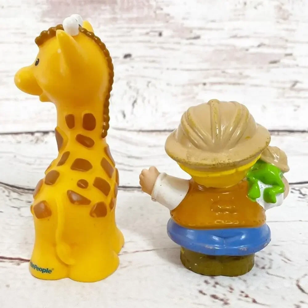 FISHER-PRICE LITTLE PEOPLE Safari Explorer Frog and Giraffe Figures Lot Zoo Toy